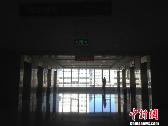 全面兩孩政策落地滿月 年輕夫妻憂心建檔難