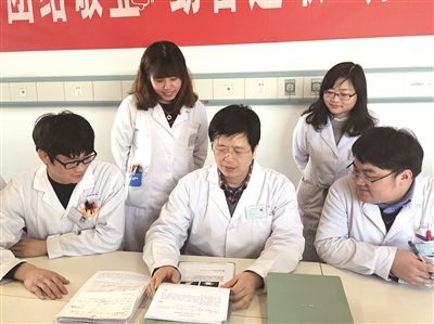 老人受慢性腹泻折磨50年 原来是对大米西红柿