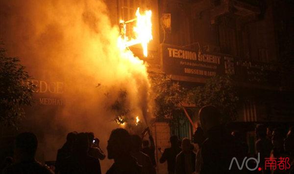 嫉妒同行生意好 东莞女老板放火烧店获刑