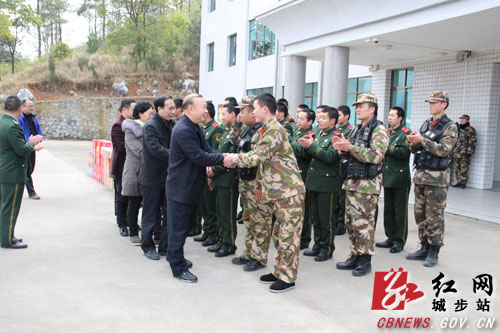 刘令 通讯员 孙银花)猴年春节临近,2月2日,城步县委书记罗建南率县"