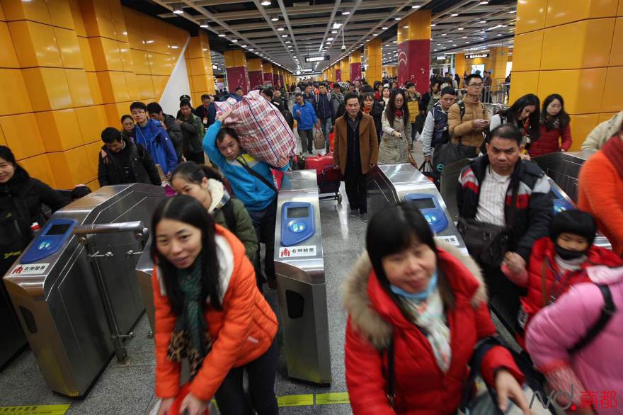 春运发布会| 广州火车站运输秩序已恢复正常