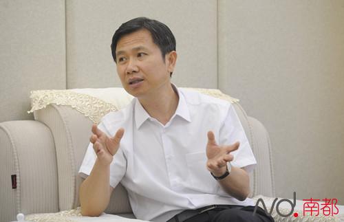 江凌赴任韶关市委书记:爱脱稿讲话,面对媒体空