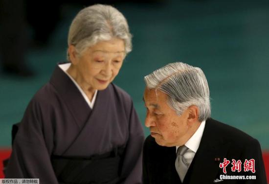 资料图：日本天皇皇后夫妇。