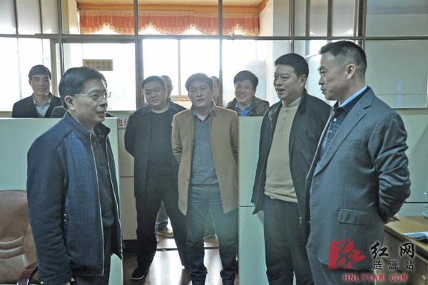 谢学龙、宋建明一行慰问涟源一线工作人员