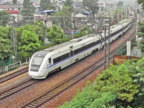 受台湾高雄地震影响 杭深铁路部分列车将晚点