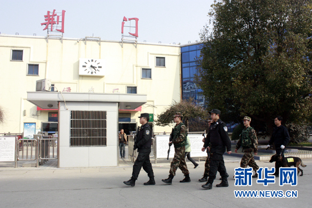 荆门3000公安民警春节坚守岗位安全过关