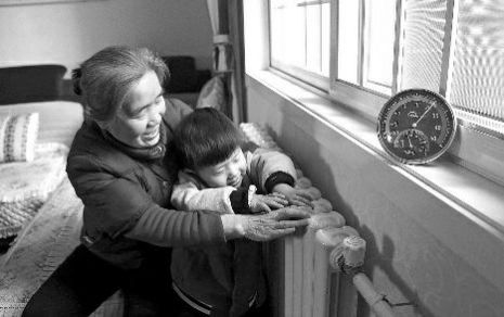 除夕晚上暖气来了 昆明时光小区温暖过年