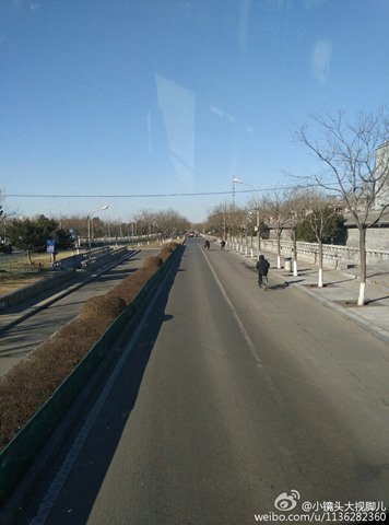 eouJ-fxpmptv1818464.jpg