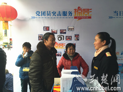 9岁男孩独自从河南到甘肃找妈妈 在襄阳被拦