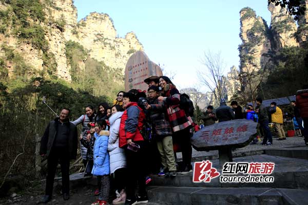 张家界武陵源景区春节后旅游市场持续火热 同
