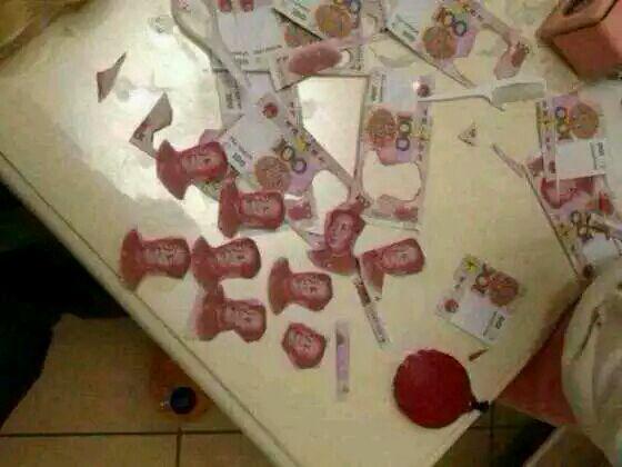 【全球囧闻】过完了中国年,全世界却又要和钱