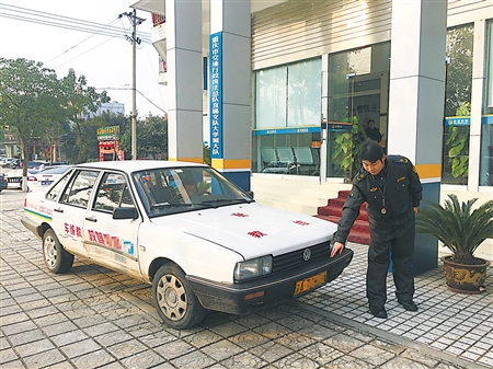 教练车穿上 专车马甲载客 怎么罚?