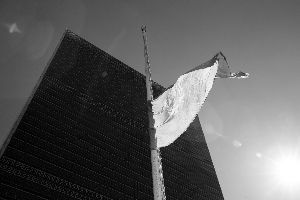 联合国为加利降半旗