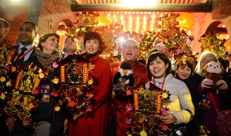 佛山数十万人行通济