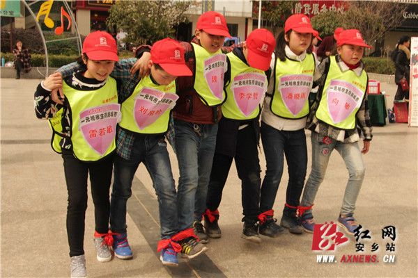 安乡举办“一元城市生存挑战赛” 所赚现金赠孤寡老人_新浪新闻