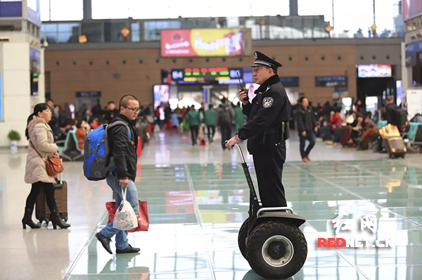 长沙火车南站派出所节后春运查获15名网上逃