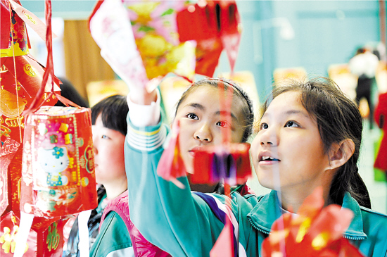 别样开学典礼:上演元宵庙会大party_新浪新闻