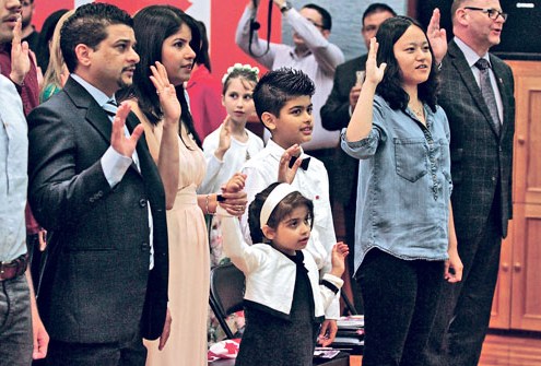 加拿大将公布修订《公民法》新移民较易入籍