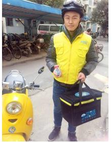 南京外卖界钟汉良走红 化身弗瑞希送奶小哥大