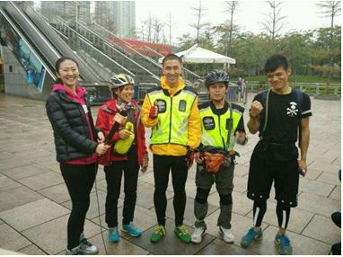 贴吧直播两代骑友历险记,伊拉克军队护送中国