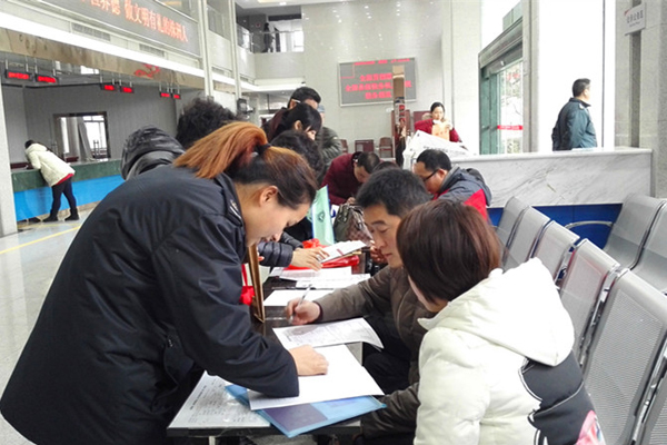 【株洲】石峰地税落实契税新政 单日业务量井