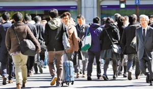 日本人口总数首次减少