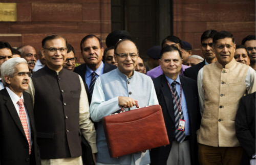 印度用3.5%的赤字率维持7.6%的经济增速