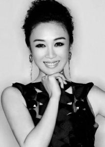 妲己傅艺伟 容留他人吸毒被刑拘