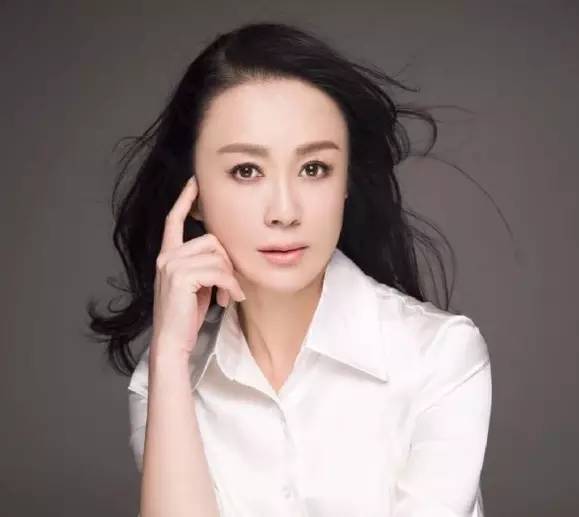 傅艺伟演的是媳妇,杨昆是小姑,婆婆是郑毓芝,老公是吕凉.