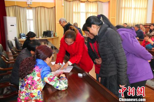 湖北兴山推行高中免费教育 贫困生幼儿至大学