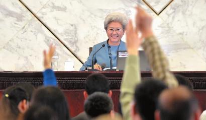 毫不动摇坚持我国基本经济制度推动各种所有制