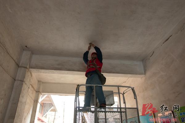 常德电骡子开展照亮回家路活动居民不再摸