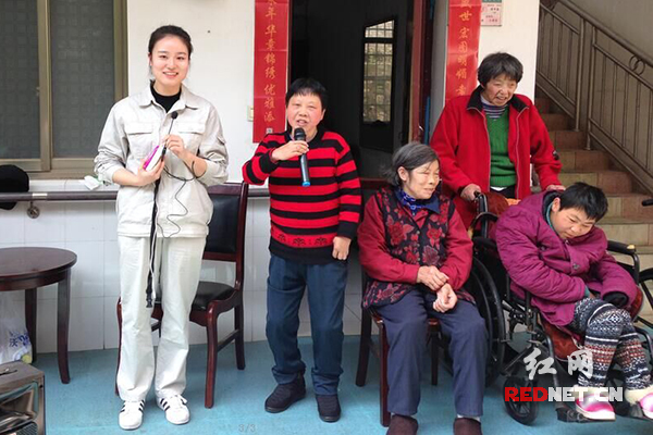 学雷锋送温暖 社区志愿者走进长沙雨花区社会