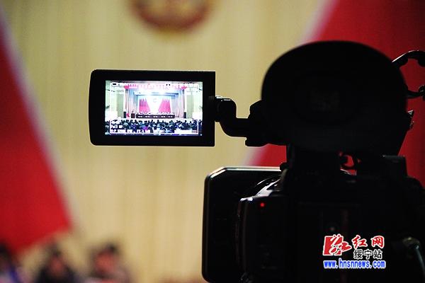 绥宁县两会首次微信直播众多微友点赞