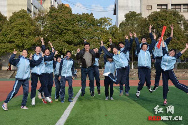 株洲建宁实验中学:校长与学生一起做心理减压