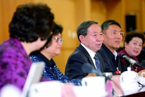 教育部长:安全问题现在压力最大