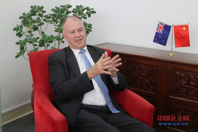 新西兰驻华大使:在家看两会直播 关注绿色发展