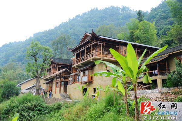 点击图片查看详情 国庆各省旅游收入排行_张家界乡村旅游收入(3)