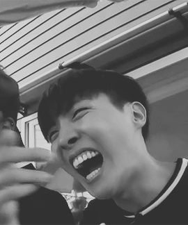 hani和李光洙真的不是表情包的对决吗?