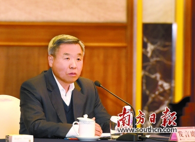 加强对地方立法指导培养高层次立法人才