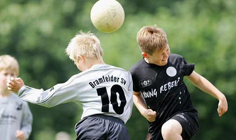 临时决定私有化,在建的美国足球场向中国人抛
