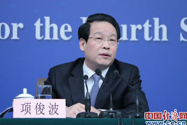 俊波:高度重视万能险风险 开展风险排查工作|项