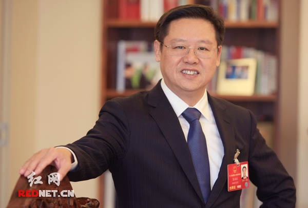 茅台老总吴_茅台老总季克良图片(3)