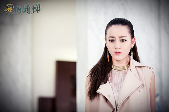 迪丽热巴:想尝试不同角色 愿意为爱付出