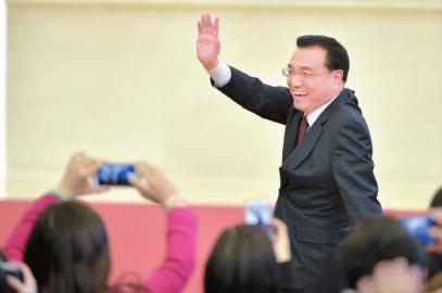 可根据当地情况阶段性、适当下调五险一金缴