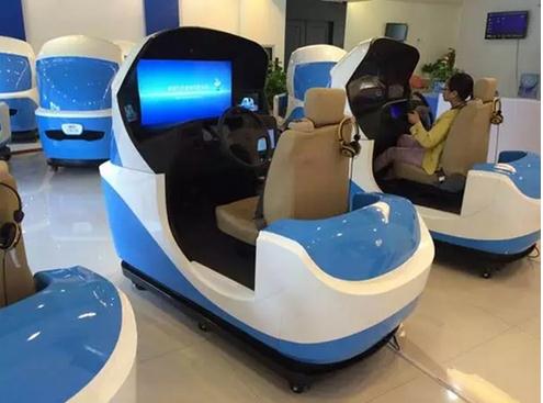 深港驾校推科技化教学 模拟机学车寓教于乐