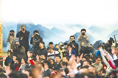 适当下调五险一金缴存比例:企业减负职工多拿