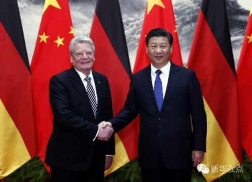 2016年3月21日，国家主席习近平在北京人民大会堂同德国总统高克举行会谈。（新华社记者 鞠鹏 摄）