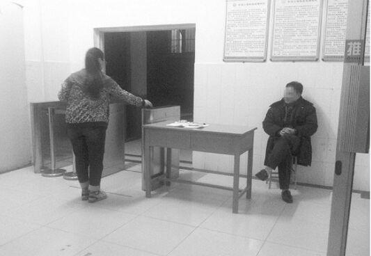 济南19岁女生宿舍产子身亡:师生未察觉孩子爸