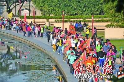 20万人徒步是什么在感召他们?